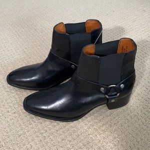 Frye women’s harness black leather boots size 8